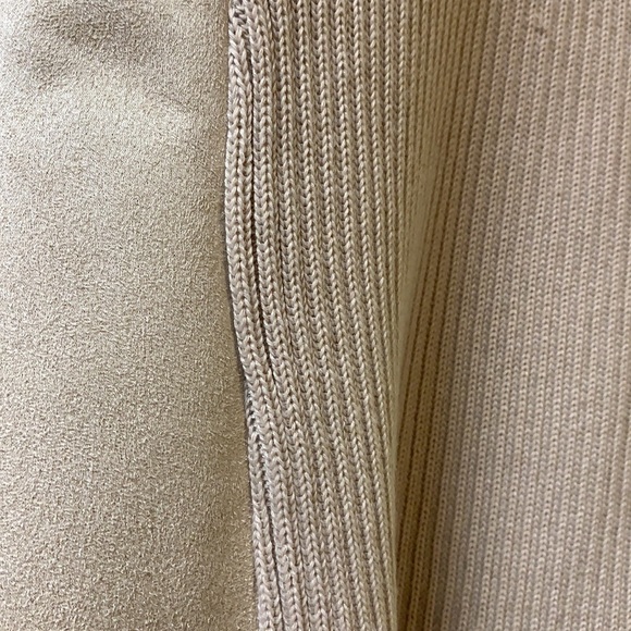 Vest - Picture 5 of 6